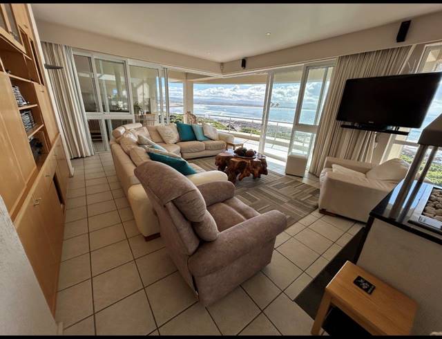 7 BEDROOM HOUSE FOR SALE IN WAVECREST